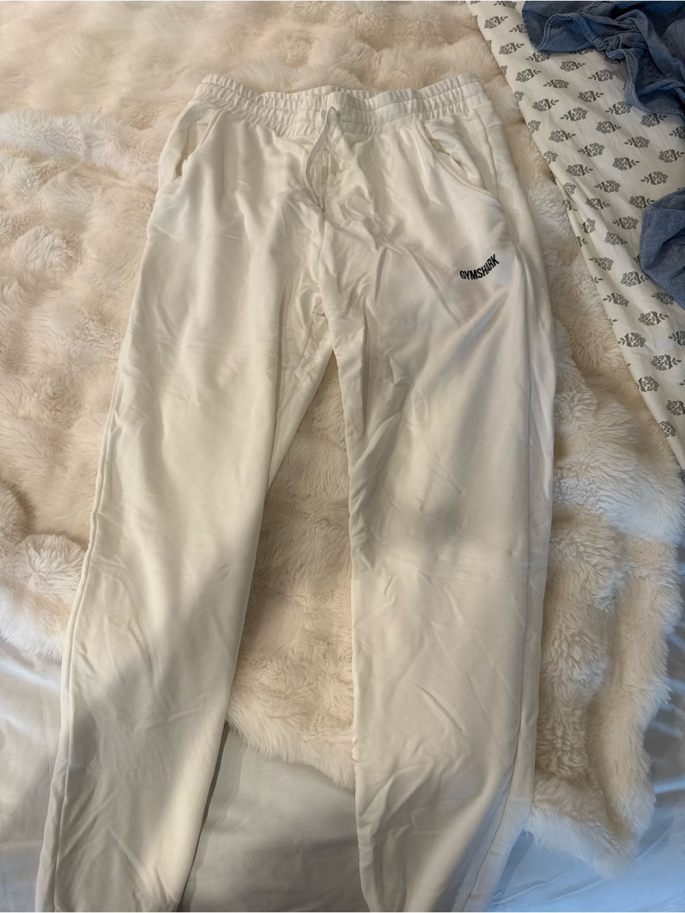Gymshark lightweight joggers - white